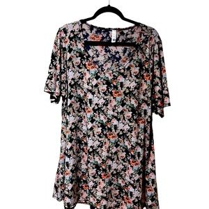 LulaRoe rose floral Perfect Tee size 2XL